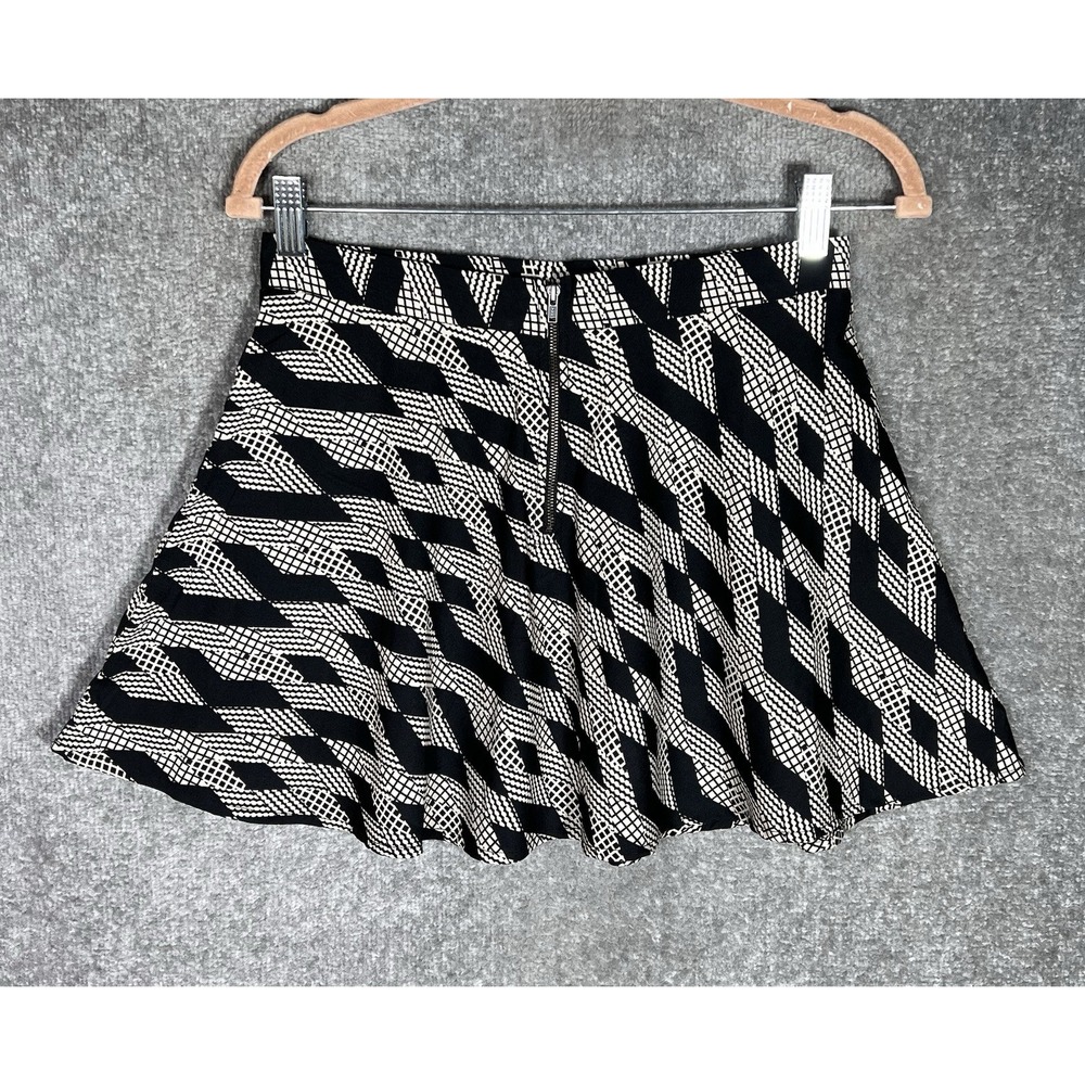 Lydia &‎ Ben Mini Skirt Womens Size Medium Black Beige Geometric Lined Flared - Picture 2 of 9